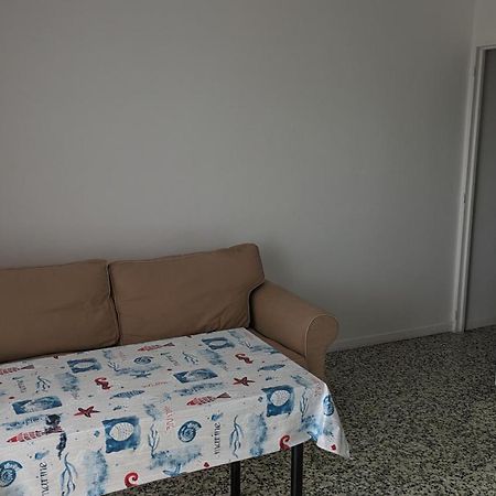 Studio Avec Coin Nuit, 100 M De La Mer Le Lavandou Bagian luar foto